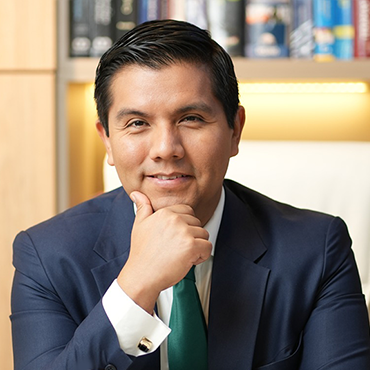 Dr-Eduardo-Reyes-1